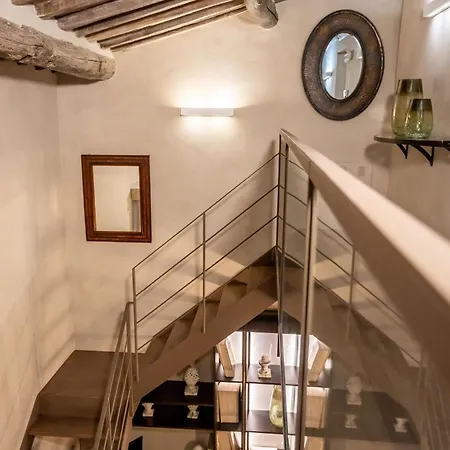 Apartment Stylish In The Historic Center Of Cortona