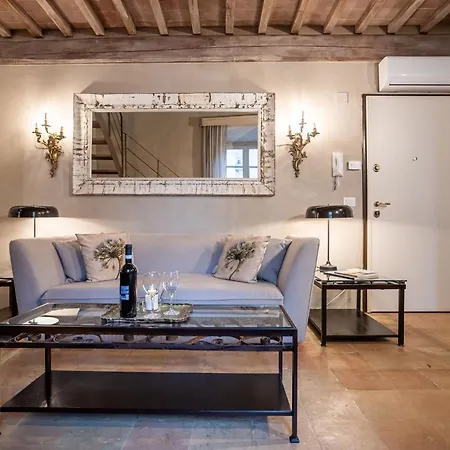 Stylish In The Historic Center Of Appartement Cortone