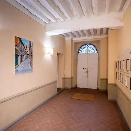 Stylish In The Historic Center Of Apartment Cortona